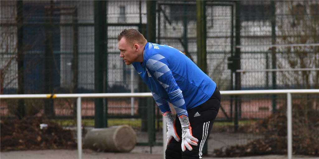 Verrückte Szene: Keeper des BV Brambauer II kassiert Kopfnuss – entschuldigt sich aber anschließend Michel Kröger und der BV Brambauer II erlebten am Sonntag eine turbulente Partie gegen Scharnhorst.