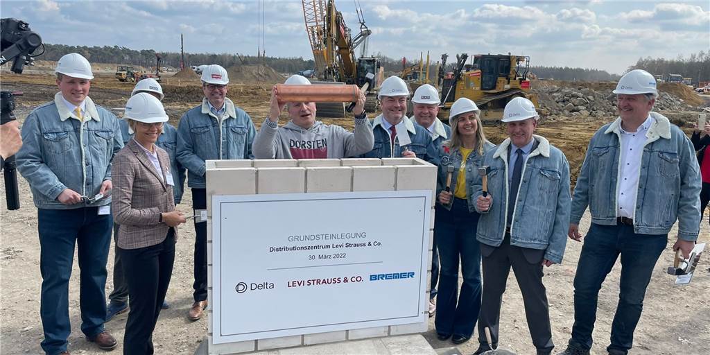 Levi‘s baut in Dorsten ein „grünes“ Logistik-Drehkreuz für Europa (mit Video) Grundsteinlegung Levi's in Dorsten-Wulfen