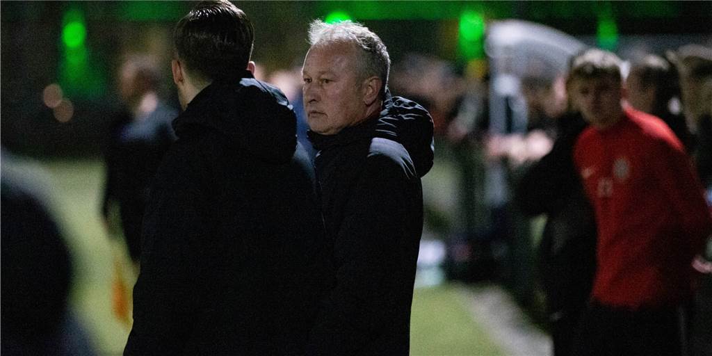 Hammer-Sperre nach Derby-Ausraster: SSV-Mühlhausen-Spieler zehn Spiele gesperrt Hubert Tadday stand beim Derby gegen den Königsborner SV beim SSV Mühlhausen an der Linie. Jetzt muss einer seiner Akteure fast bis zum Saisonende zugucken.