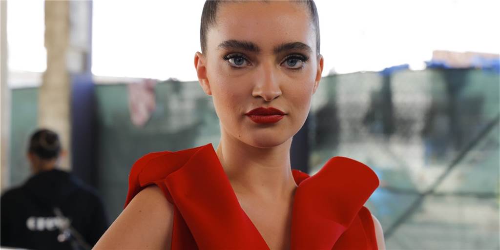 Annalotta (20) und Pauline (18) aus Schwerte wollen Germany’s Next Topmodel werden Annalotta (20) kommt aus Schwerte und macht bei Germany's Next Topmodel mit.