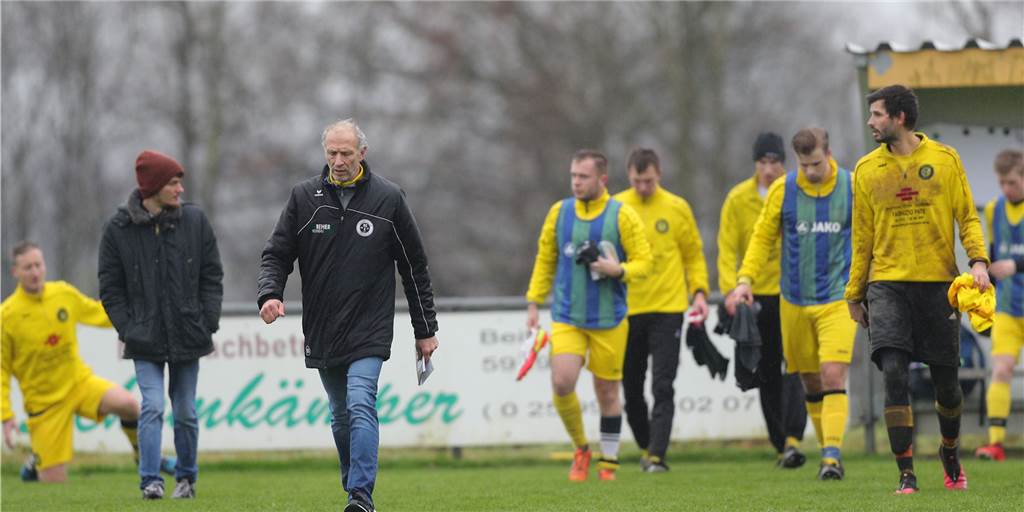 Vor Duell der Tabellennachbarn: SC Capelle erwartet „unberechenbaren“ Gegner Reinhard Behlert will mit seinem Team am Sonntag punkten.