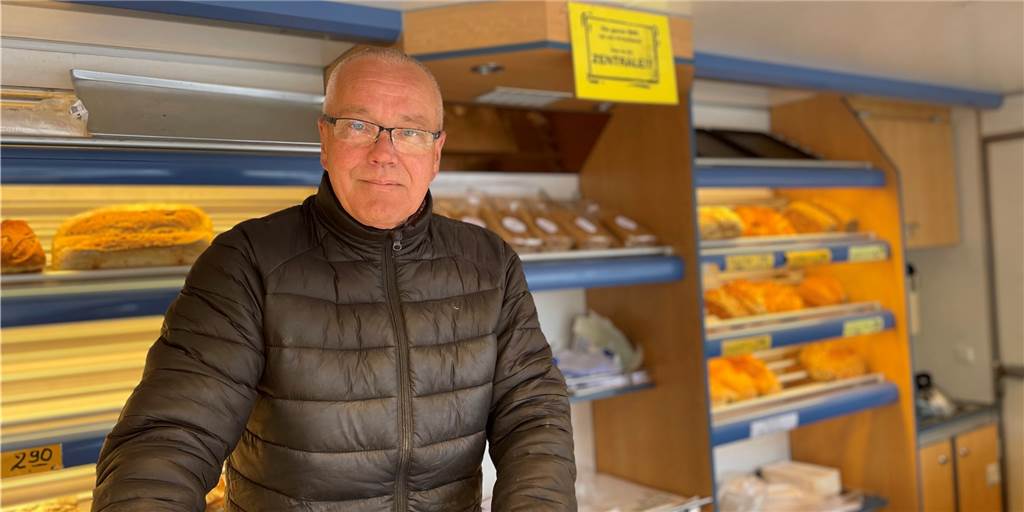 Markt auf dem Marktplatz? Martin Frischmuth: „Stehe lieber in der Altstadt“ Martin Frischmuths Urteil ist glasklar: Er steht mit seinem Backwarenstand lieber in den Altstadtgassen als auf dem Marktplatz.