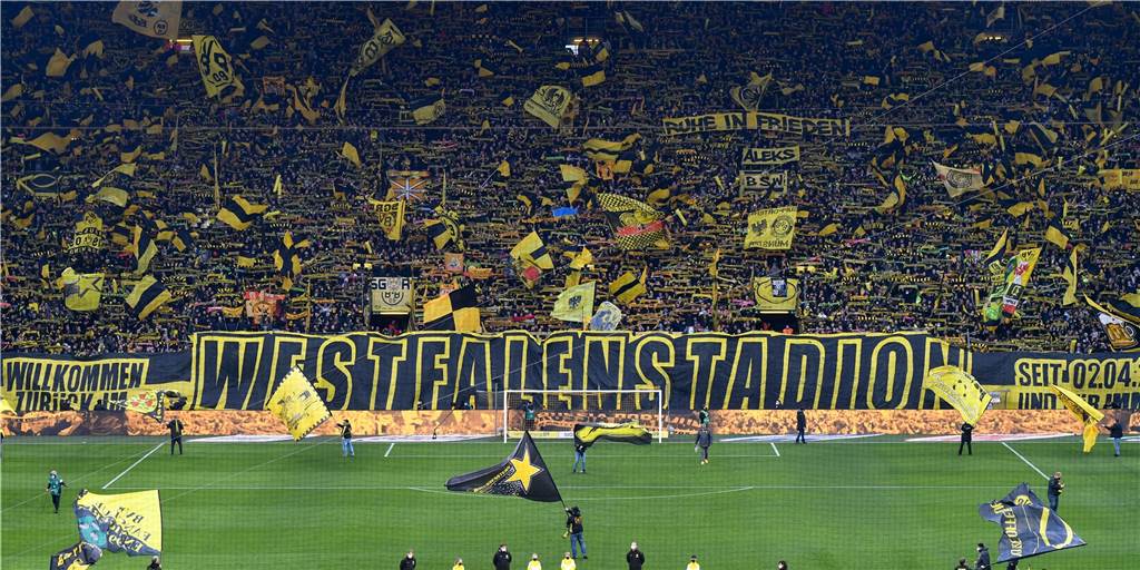 BVB-Fanmarsch, Rückstau, Choreo und Pyro – so lief die Fan-Rückkehr BVB-Fanmarsch, Rückstau, Choreo und Pyro – so lief die Fan-Rückkehr