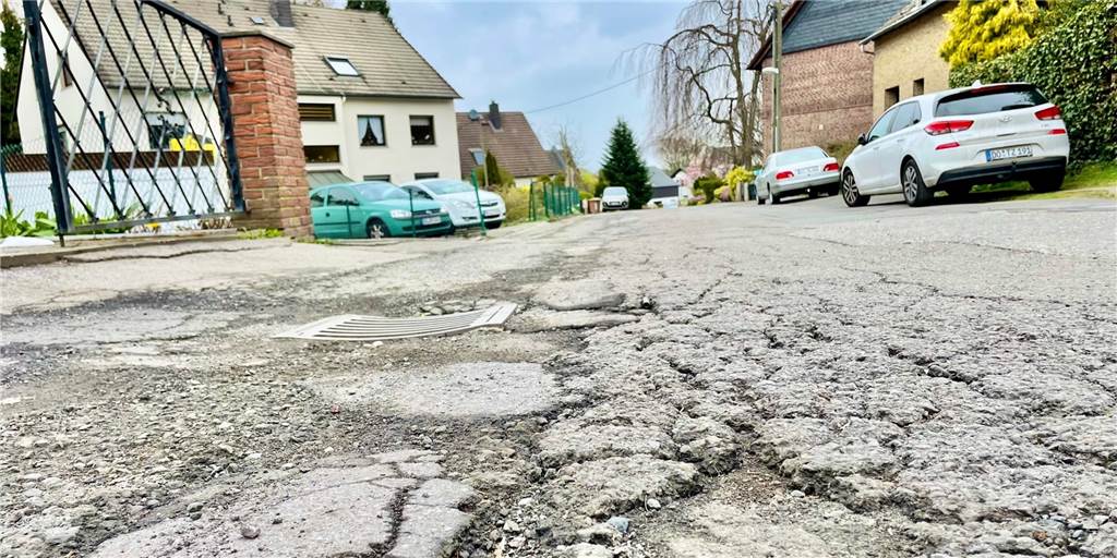Erstausbau oder Sanierung? Das ist der entscheidende Faktor, wenn es um die Straßenbaubeiträge geht. 
