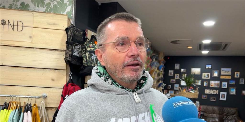Ende der Maskenpflicht: Viele Kunden behalten Mundschutz auf (mit Video) André Braun vom Geschäft "180 Grad Subskate Beach and More" äußert sich zur wegfallenden Maskenpflicht in Dorsten.