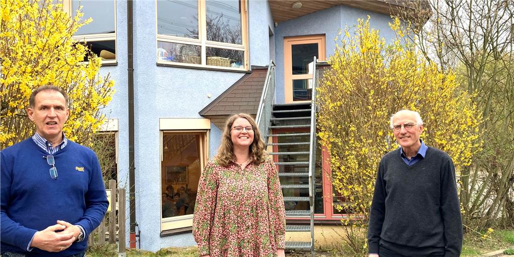 Lehrermangel: Trotzdem droht zwei Pädagogen der Georgschule das Aus Hoffen gemeinsam mit Geschäftsführer und Lehrer Stefan Sonnabend (r.) auf eine langfristige Lösung: Martin Frische und Esther Adams.