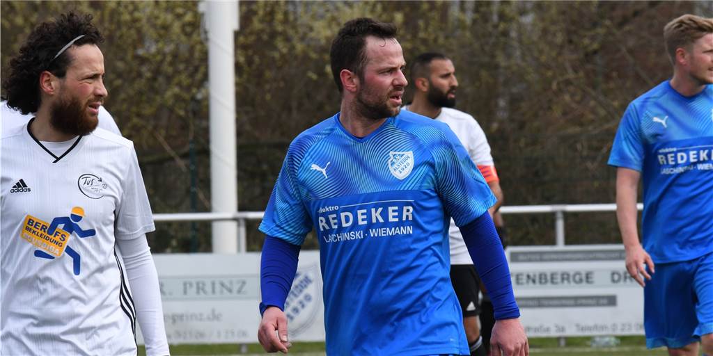Trotz brisanter Wechsel-Klausel: Dennis Wagner steht plötzlich bei BW Alstedde in der Startelf Dennis Wagner feierte gegen den TuS Hannibal sein Debüt in der Bezirksliga für BW Alstedde.