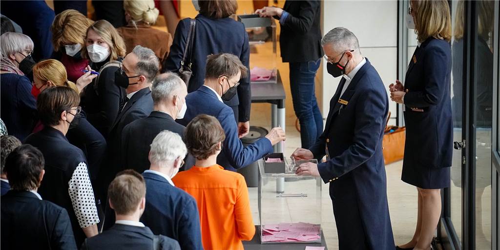 Impfpflicht: So haben die Dortmunder Bundestagsabgeordneten abgestimmt Die Dortmunder Bundestagsabgeordneten erklären auf Anfrage, wie sie bei der Abstimmung zur Impfpflicht in Berlin votiert haben.