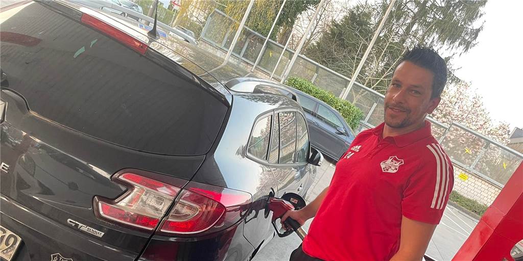 30 Euro pro Fahrt ab Ahaus: Hohe Spritkosten stoppen Henrichenburger Fußballer nicht 30 Euro pro Fahrt ab Ahaus: Hohe Spritkosten stoppen Henrichenburger Fußballer nicht