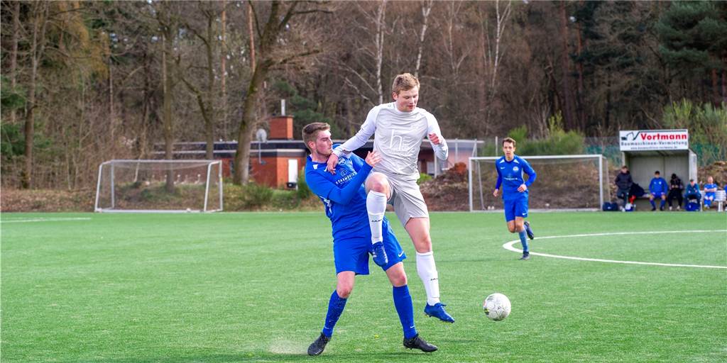 Verrückte sieben Minuten bei Flaesheims Sieg gegen den VfB Waltrop Tim Bonka (r.) brachte Concordia Flaesheim gegen den VfB Waltrop früh in Führung.
