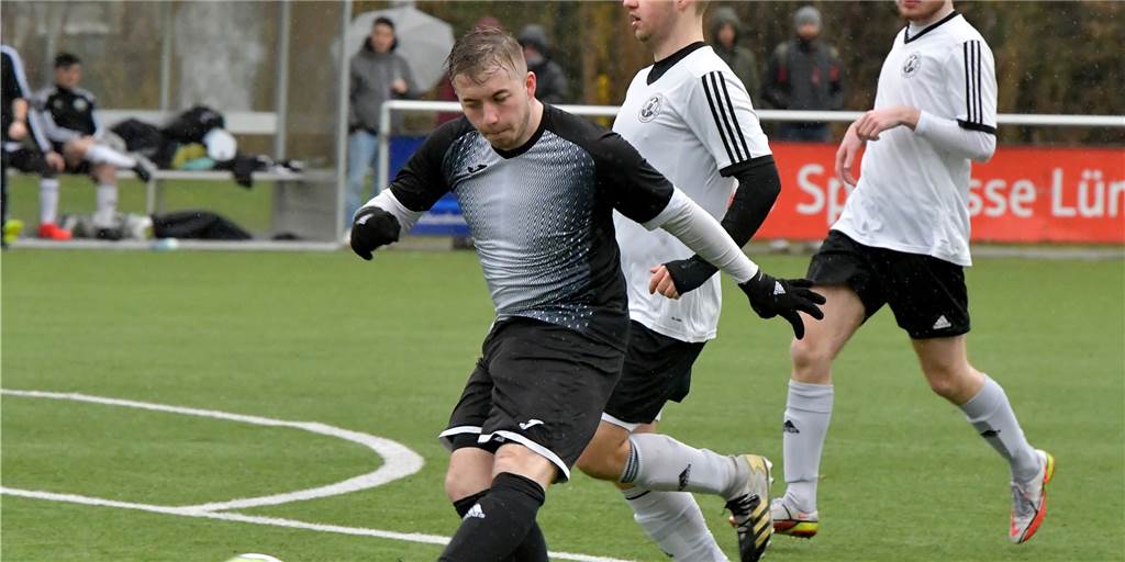 Leon Broda baut beeindruckende Serie aus und erhöht den Druck in der Torjäger-Kanone Leon Broda trifft beim VfB Lünen derzeit wie am Fließband.