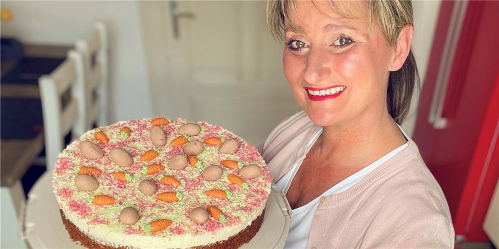 So sieht die fertige Ostertorte aus.