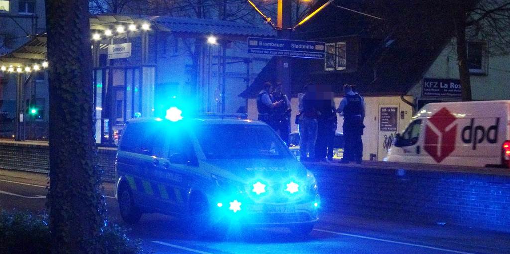 Zwei Jugendliche in Dortmund mit Messer verletzt – Polizei stoppt U-Bahn Zwei Jugendliche in Dortmund mit Messer verletzt – Polizei stoppt U-Bahn