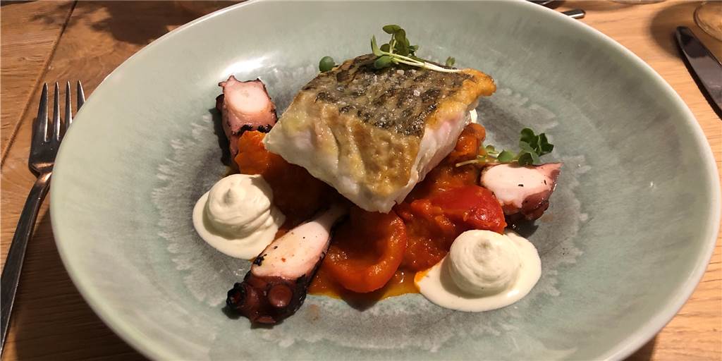 Restaurants in Castrop-Rauxel bieten Ostern 2022 spezielle Menüs an Die Castrop-Rauxeler Gastronomen bieten ihren Gästen an Ostern Menü-Kreationen sowie erlesene Vor-, Haupt- und Nachspeisen auf besonderen Festtags-Speisekarten.