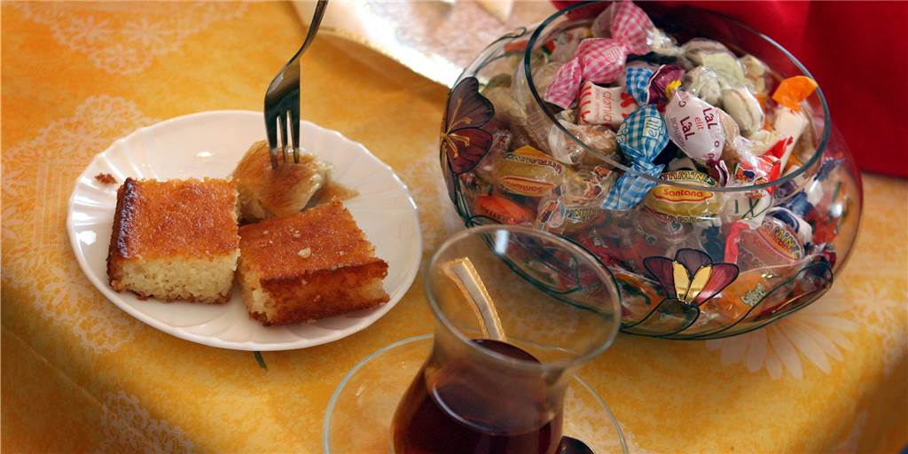 Haben muslimische Fußballer einen Nachteil während Ramadan? „Man spürt schon Leistungsschwankungen“ Von der Morgendämmerung bis zum Sonnenuntergang dürfen volljährige Muslime nichts essen oder trinken.