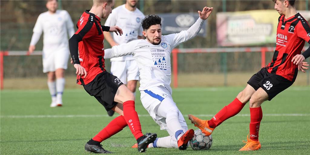 Goalgetter von Westfalia Huckarde tritt Siegesserie des FC Castrop-Rauxel in die Tonne Goalgetter von Westfalia Huckarde tritt Siegesserie des FC Castrop-Rauxel in die Tonne