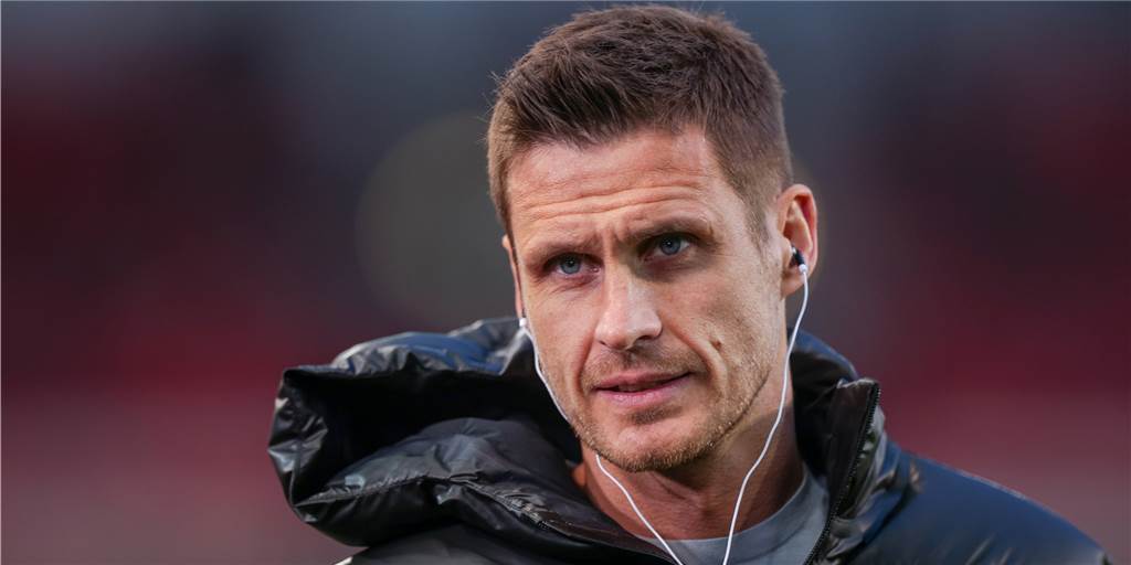 Starker Kicker, guter Typ: Der BVB ist auf der Suche nach dem Super-Sechser BVB-Lizenzspielerleiter Sebastian Kehl blickt in die Kamera.