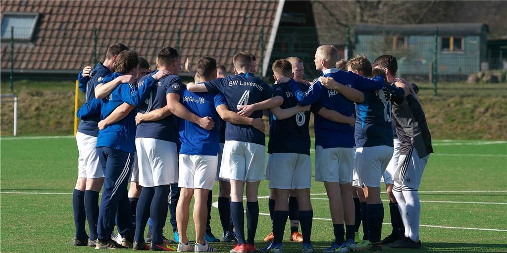„Der Verein liegt mir am Herzen“: Lavesumer (42) feiert Comeback im Abstiegskampf Ein Lavesumer Urgestein hilft mit 42 Jahren derzeit noch mal bei der ersten Mannschaft der Blau-Weißen aus.