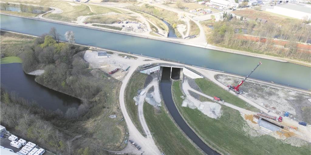 Emscherland geht in die Verlängerung – Fertigstellung erst 2023 Recklinghausen: Blick aus der Luft auf das Wasserkreuz im Emscherland