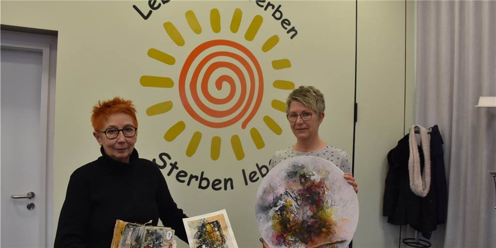 Kunst gegen die Trauer: Anna Schüler lädt in Selm zum gemeinsamen Malen Künstlerin Anna Schüler und Dorothea Stockmann, Koordinatorin des Hospizvereins, arbeiten beim Traueratelier eng zusammen.