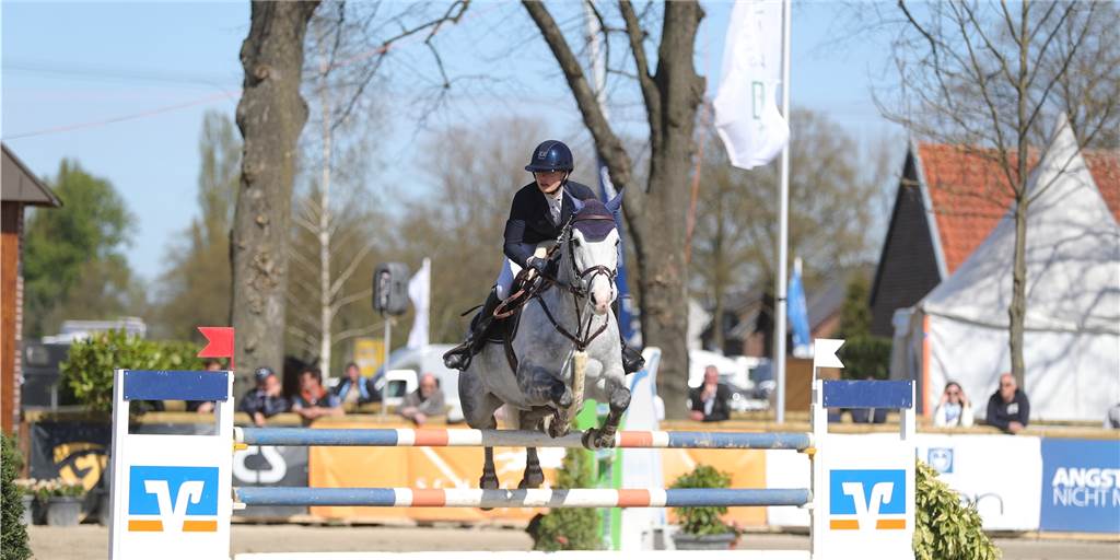 Viele Bilder: Heimische Reiter überzeugen am Ostersonntag bei den Lenklarer Reitertagen Viele Bilder: Heimische Reiter überzeugen am Ostersonntag bei den Lenklarer Reitertagen