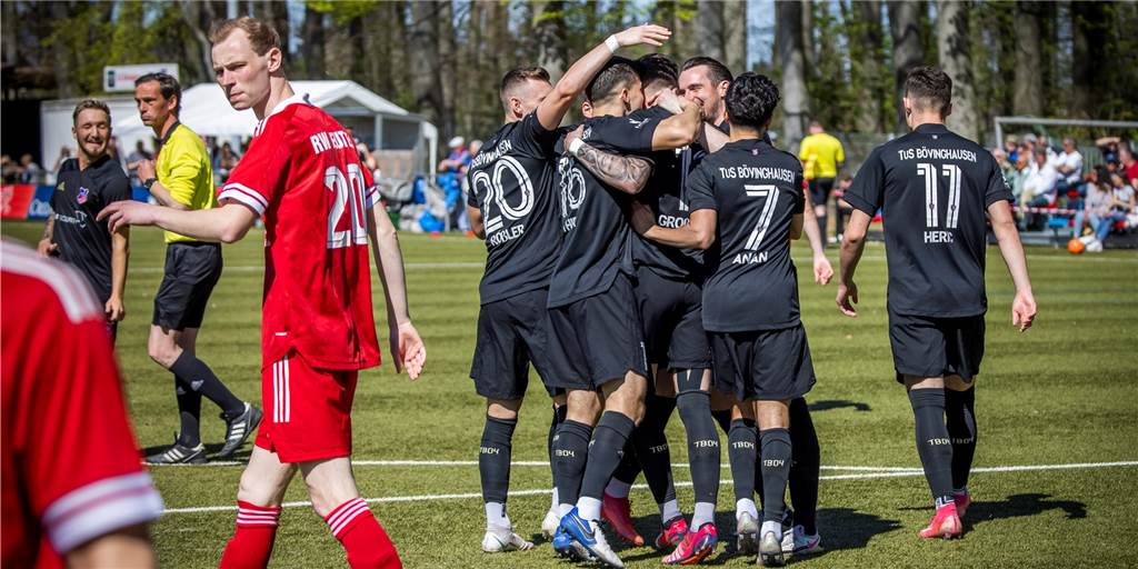 Im Video: Torfestival des TuS Bövinghausen - RW Deuten ohne Chance beim Westfalenliga-Primus Im Video: Torfestival des TuS Bövinghausen - RW Deuten ohne Chance beim Westfalenliga-Primus