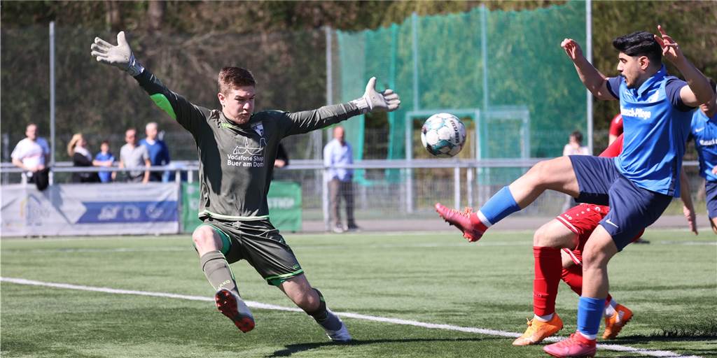 FC Frohlinde zähmt sturmstarke Gäste mit Fallrückzieher-Legende als Fan FC Frohlinde zähmt sturmstarke Gäste mit Fallrückzieher-Legende als Fan