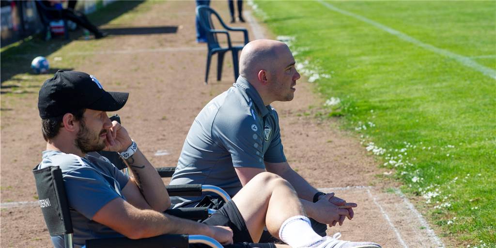 Die nächsten Verlängerungen beim TuS Haltern - die Gespräche waren kurz Timo Ostdorf (h.), Trainer des TuS Haltern am See, freut sich über die nächsten Verlängerungen für die kommende Saison.