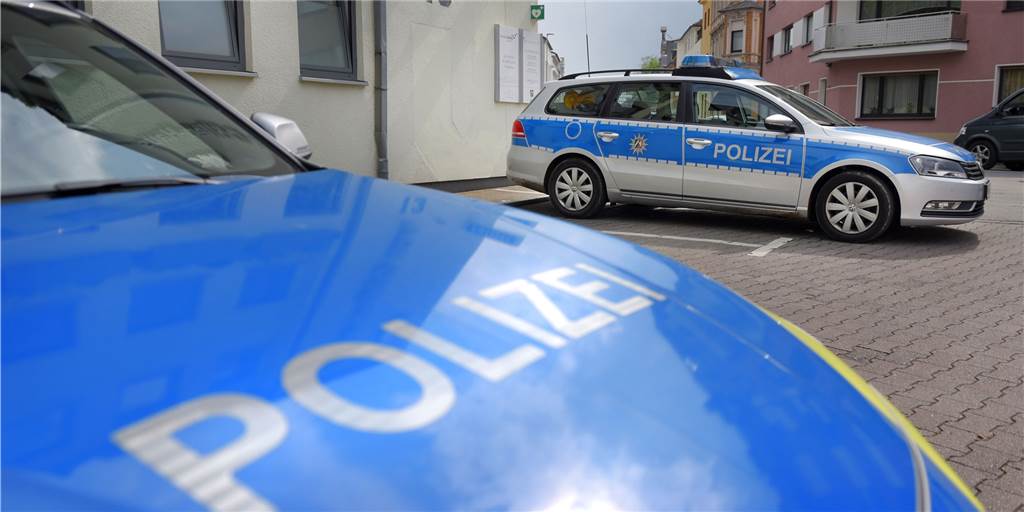 Schwerter (46) drohte Polizei mit Fleischermesser: „Erschießt mich, sonst komme ich“ Schwerter (46) drohte Polizei mit Fleischermesser: „Erschießt mich, sonst komme ich“