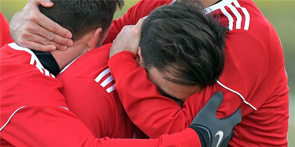 Stürmer spielt zehn Jahre keinen Fußball und trifft dann sieben Mal gegen einen Lüner Klub Stürmer spielt zehn Jahre keinen Fußball und trifft dann sieben Mal gegen einen Lüner Klub