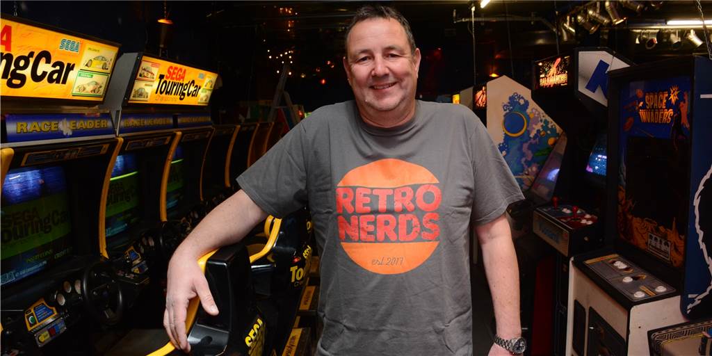 Die „Retro-Nerds Münsterland“ sind umgezogen – dürfen aber noch nicht öffnen „Flipper-Frank“ und die „Retro-Nerds“ warten darauf, endlich eröffnen zu können.