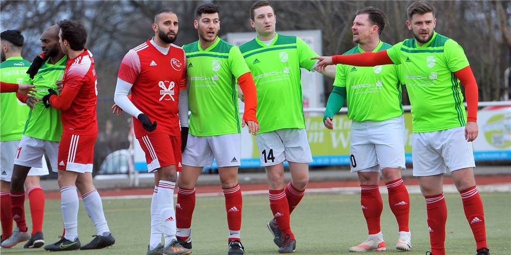 Trainer des ETuS/DJK Schwerte hat böse Vorahnung - Oberliga-Spieler warten im Nachholspiel Trainer des ETuS/DJK Schwerte hat böse Vorahnung - Oberliga-Spieler warten im Nachholspiel