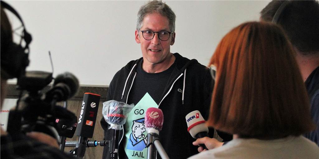 Mordanschlag auf Lehrer: 18-Jähriger muss wieder vor Gericht – Freispruch aufgehoben Lehrer Wolfgang Wittchow am Tag der Urteilsverkündung.