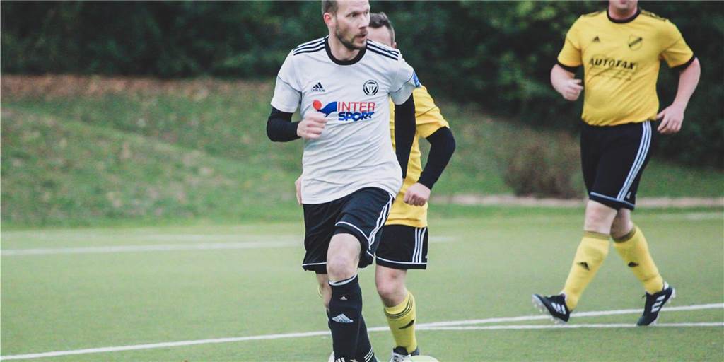 TuS-Urgestein Stephan Schmidt (41) feiert Comeback: „Ich musste erst mal pumpen“ Stephan Schmidt feierte mit 41 nach rund acht Jahren sein Comeback bei den Senioren des TuS Haltern am See.