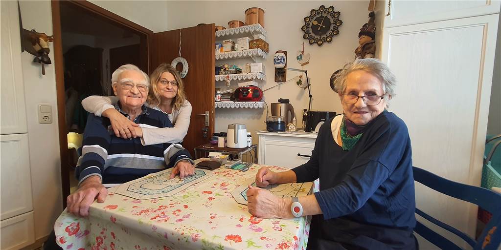 Arzt stellt 95-Jährigen vor die Tür: „Stehengelassen wie Wachsfiguren“ Arzt stellt 95-Jährigen vor die Tür: „Stehengelassen wie Wachsfiguren“