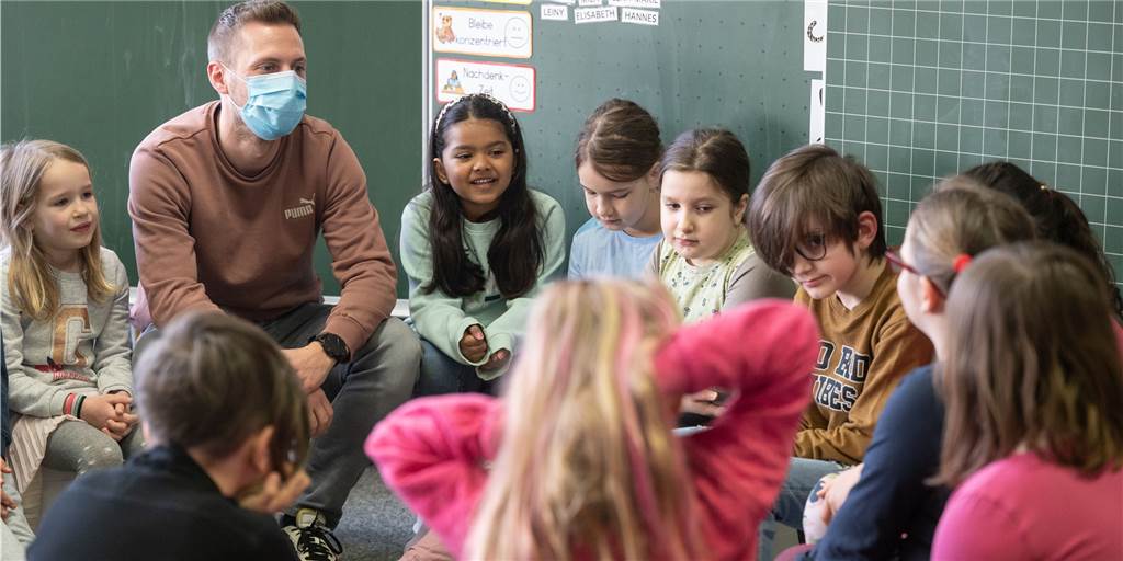 Ferienende ohne Corona-Tests: Viele Schüler sind noch nicht geboostert Auch in Schulen ist die Maskenpflicht inzwischen weggefallen.