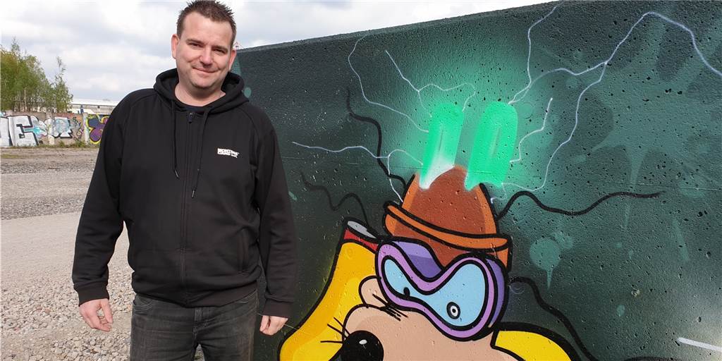 Bunt und kreativ soll es sein: Markus Happe von der Gestaltungsagentur „More than Words“ freut sich über die „Wall“ an der Speicherstraße