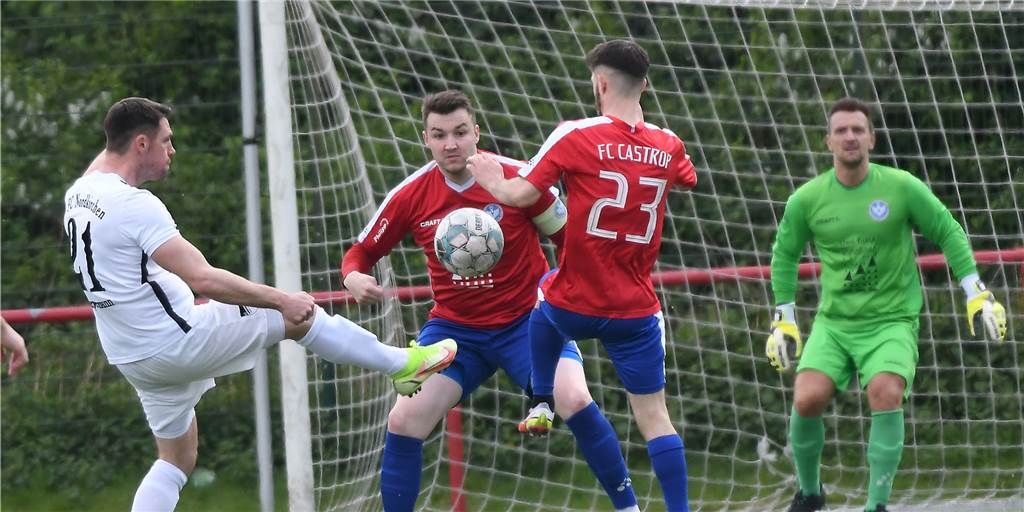FC Castrop-Rauxel ist über Spitzenreiter FC Nordkirchen hinweggefegt FC Castrop-Rauxel ist über Spitzenreiter FC Nordkirchen hinweggefegt