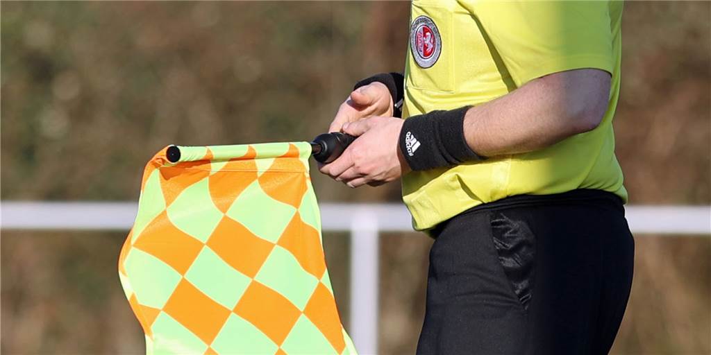 Spielabbruch und Rudelbildung in Dortmunder Kreisliga: „Schiedsrichter fühlte sich bedroht“ Spielabbruch und Rudelbildung in Dortmunder Kreisliga: „Schiedsrichter fühlte sich bedroht“