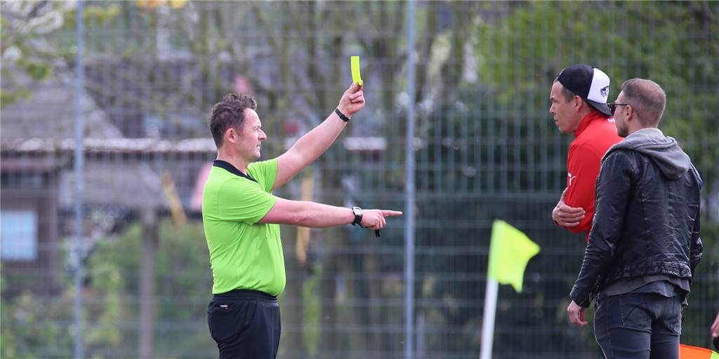 Aufstellungen, Torschützen, Platzverweise: So haben Castrop-Rauxels Teams gespielt Aufstellungen, Torschützen, Platzverweise: So haben Castrop-Rauxels Teams gespielt