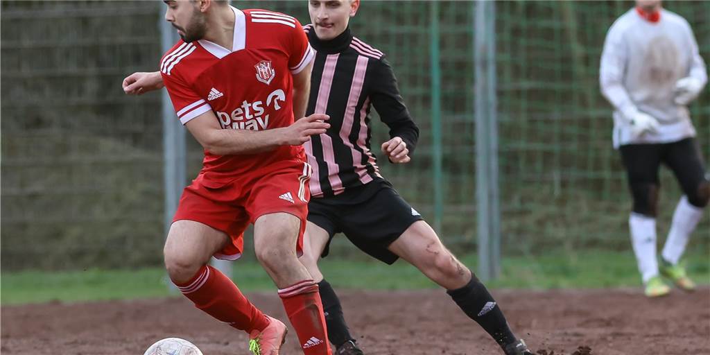 Kreisligist verliert Derby nach 4:1 noch 4:6 – am Ende nur noch zu neunt auf dem Platz Kreisligist verliert Derby nach 4:1 noch 4:6 – am Ende nur noch zu neunt auf dem Platz