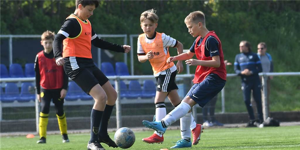 Voller Sportplatz bei neuem Castrop-Rauxeler Fußball-Format Voller Sportplatz bei neuem Castrop-Rauxeler Fußball-Format