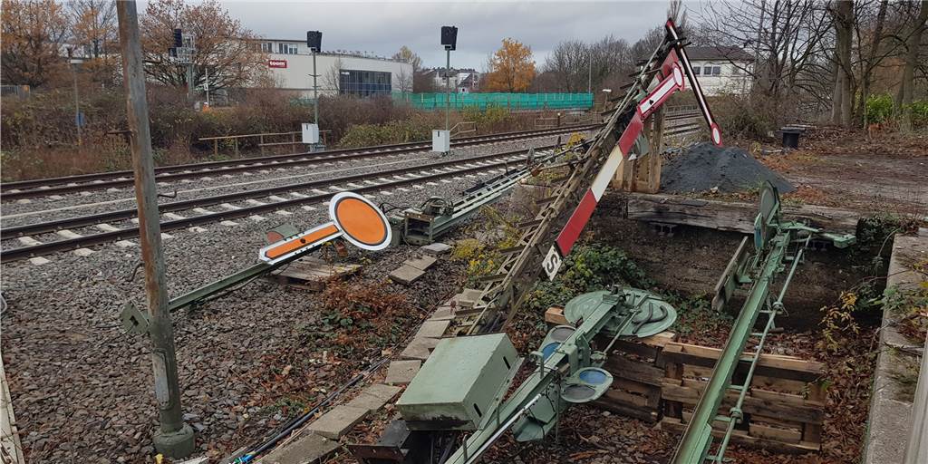 „Museums-Signal“ für Bürgerbahnhof Dorsten: Bahn stellt sich quer Abgebautes Signal