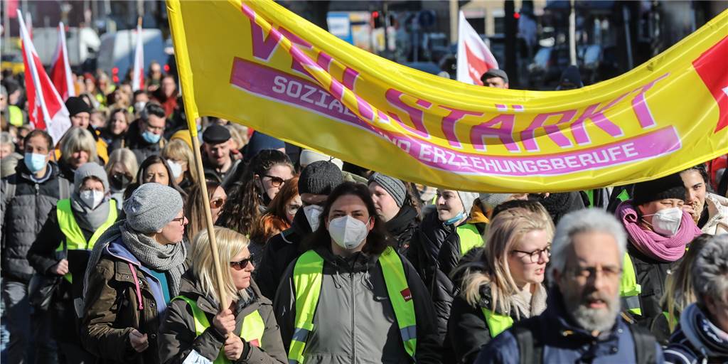 Kita-Warnstreik in Dortmund: Große Kundgebung und 2 Märsche geplant Verdi-Demo in Dortmund