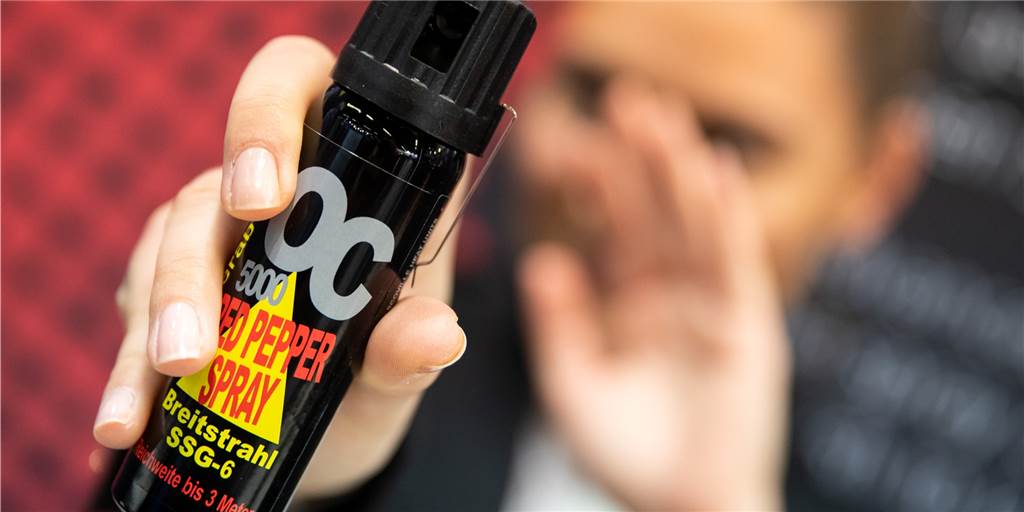 Versuchter Raubüberfall auf Handyladen: Ladenbesitzer wehrt sich gegen Dieb Bei einem versuchten Raubüberfall in Brambauer setzte der mutmaßliche Täter Pfefferspray gegen den Ladenbesitzer ein (Symbolbild).