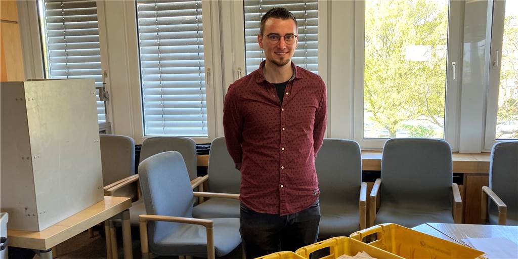 Marc Ehlert (29) managt als Amtsleiter die Landtagswahl in Dorsten Marc Ehlert steht in der Briefwahlstelle.
