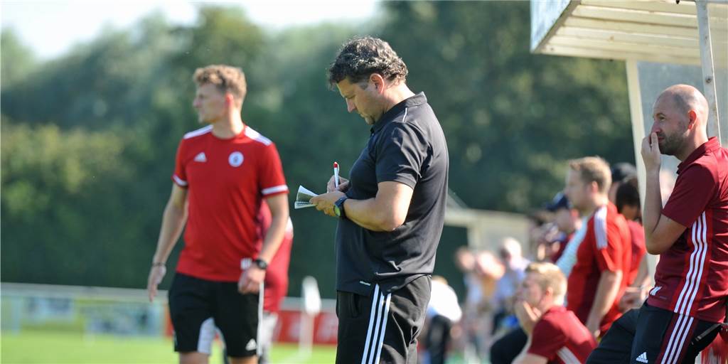 Stichtag 1. Mai: So ersparen Vereine sich Ärger und Punktabzüge Im Saisonendspurt müssen die Trainer besonders aufpassen, welche Spieler sie einsetzen.