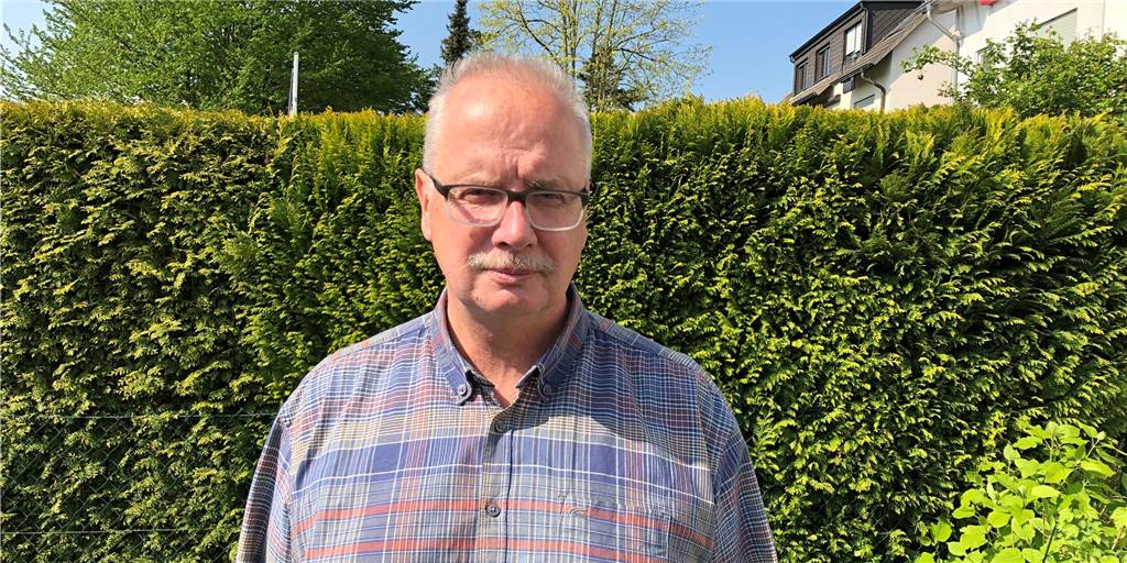 Stress bei der Kontoeröffnung: „Brauchen Flüchtlinge etwa ein Jodeldiplom?“ Jürgen Paul (65) ärgert sich über die Sparkasse. Er wollte für eine geflüchtete Ukrainerin ein Konto eröffnen. Doch es war komplizierter als gedacht.