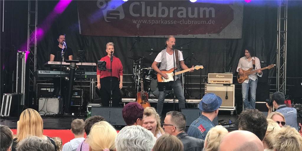Altstadtfest: Dorsten feiert Ende Mai eine große Open-Air-Party Musiker auf der Bühne