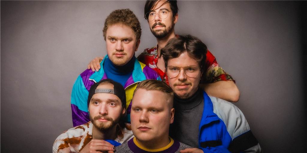 Castrop-Rauxeler Band Bajun: Erfolg mit Freiheits-Ballade und kraftvollen Songs Bajun mit Sänger und Songwriter Anton Antipin (vorne) veröffentlicht sein erstes Musikvideo und steht beim Sparkassen-Clubraum-Finale am 1. Mai in Recklinghausen auf der Bühne.